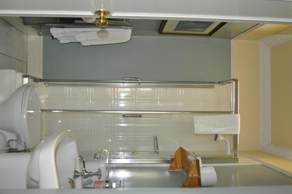 Highfield House Guesthouse Трим Экстерьер фото